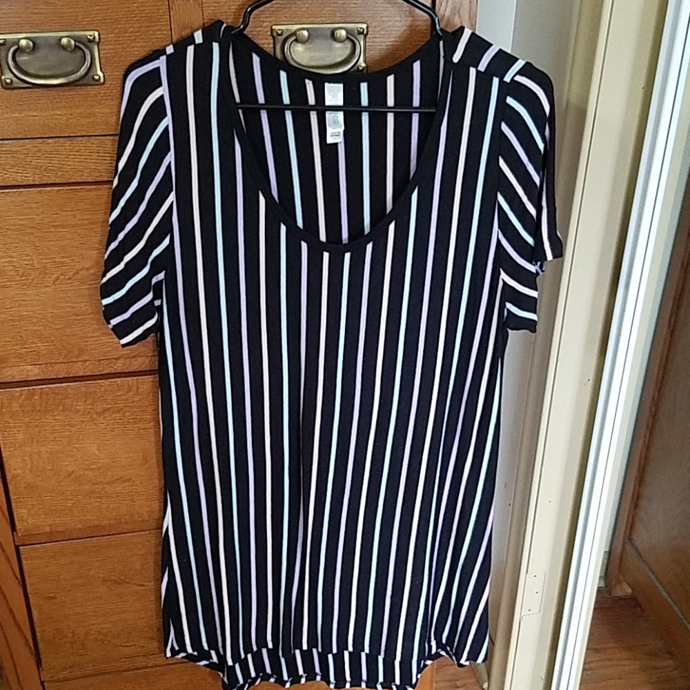 Lularoe classic tee, size L, like new